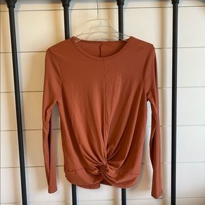 All In Motion Twist Front Top